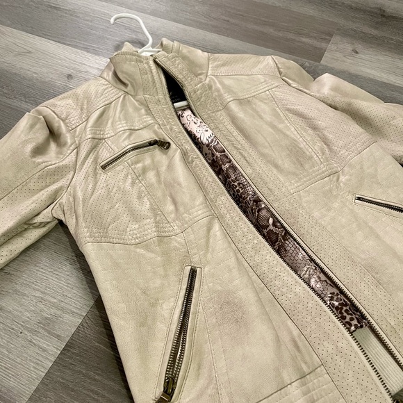 Woman’s Faux Leather Bomber Jacket - Picture 5 of 7